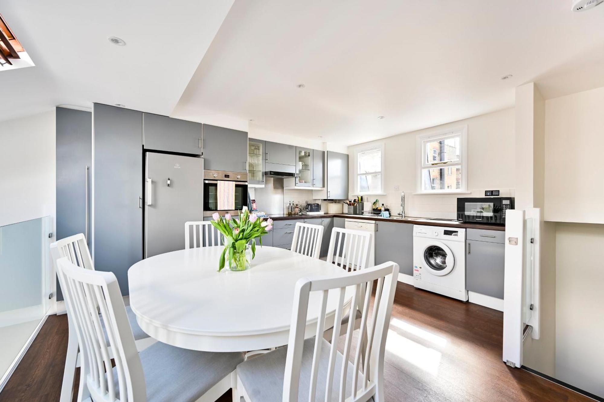 New Chic 3-Bed Flat In Clapham Apartment Лондон Екстериор снимка